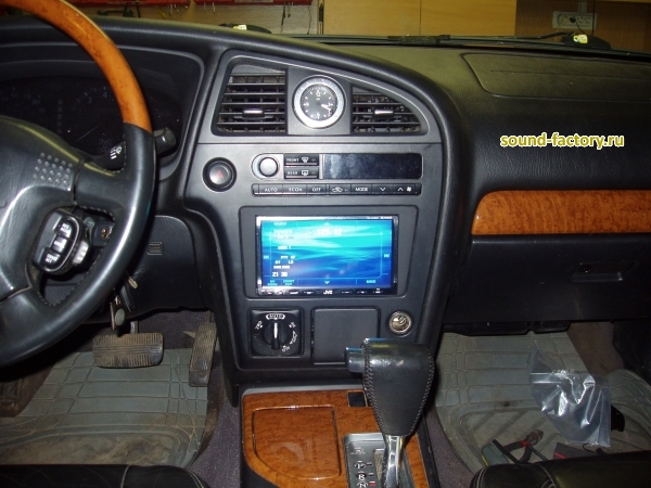 Уставновка: Автомагнитола в Infiniti QX 4 Установка: Автомагнитола в Infiniti QX 4